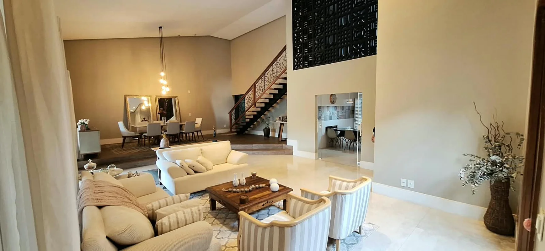CASA MODERNA À VENDA | NÃO ACEITA FINANCIAMENTO, 3 SUÍTES, ÁREA GOURMET E LOTE D...