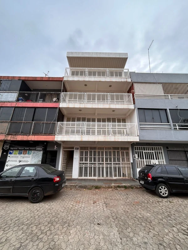 Guará I – QI 14, Bloco BPrédio em lote de 90 m², vazado, com térreo comercial + ...