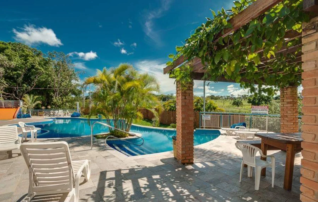 CASA À VENDA NO THERMAS VILLAGE EM CALDAS NOVAS | 4 QUARTOS, 2 SUÍTES E MOBILIAD...