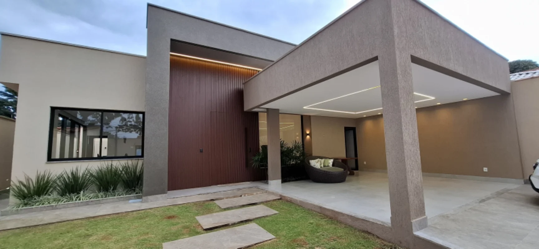 Casa térrea de alto padrão — Parque Amazônia, Goiânia/GO | 190m² de área constru...
