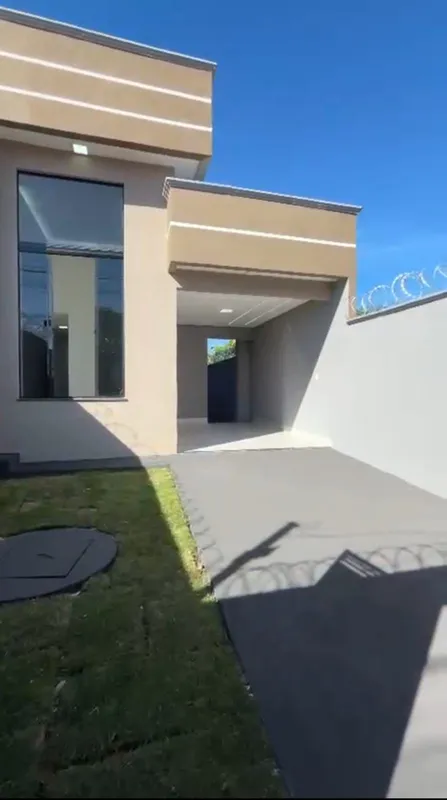 Casa para venda no Setor Serra Dourada em Aparecida de Goiânia, com uma excente ...