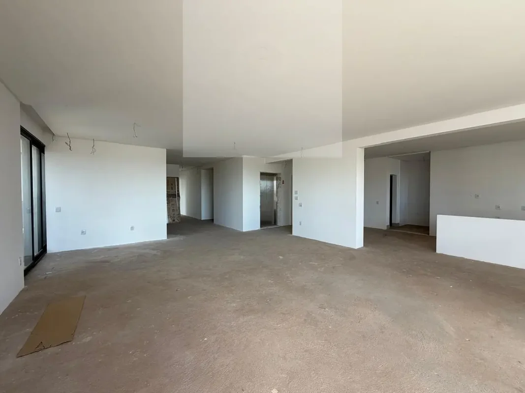 Legend Praça do Sol — 274m² Novo em Frente à Praça, 4 Suítes, 4 Vagas e Vista Li...