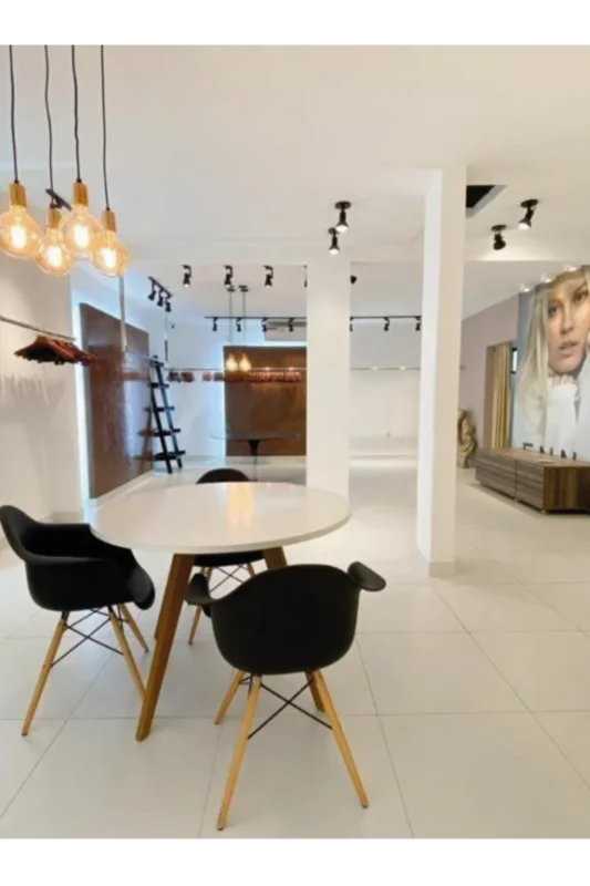 Imponente Sobrado Comercial a Passos do Goiânia Shopping: 470 m² e Infinitas Pos...