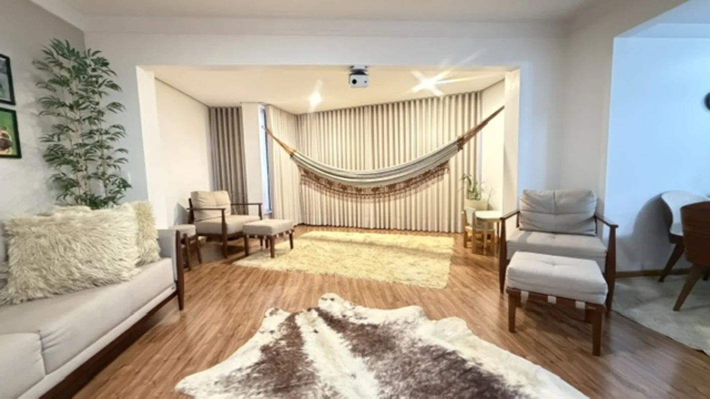 RESIDÊNCIAL ARAUCARIAS - RUA 20 SUL-100% recém-reformado com acabamento fino e m...