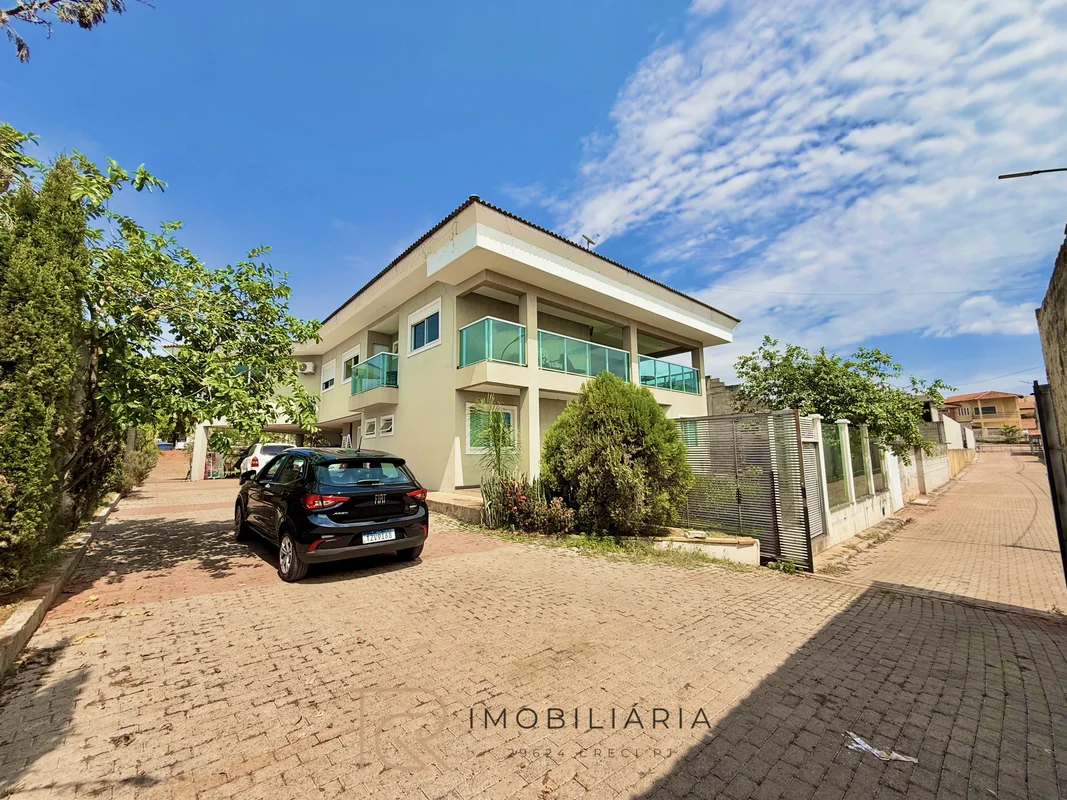 TRG IMOBILIÁRIA VENDECasa clássica em Arniqueiras – Conjunto 04Excelente localiz...