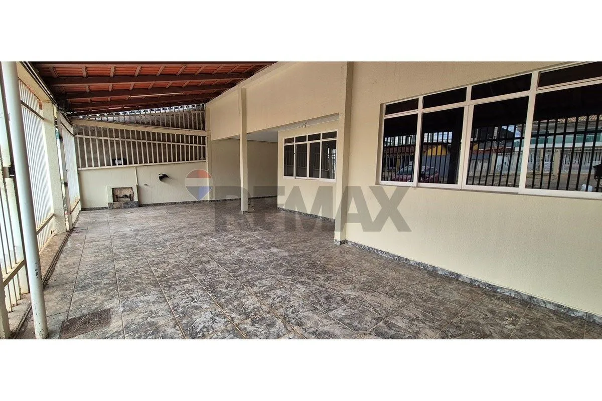 CASA PARA LOCAÇÃO QSD 09 | VILA MATIASValor do aluguel: R$ 2.500,00Excelente opo...