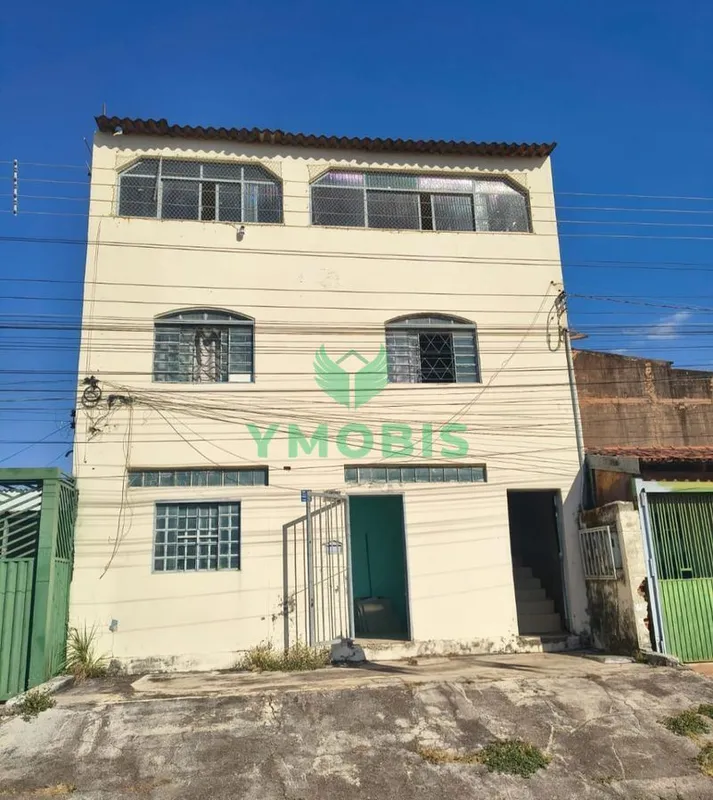 SOBRADO COM 3 APARTAMENTOS INDEPENDENTES À VENDAExcelente oportunidade para quem...