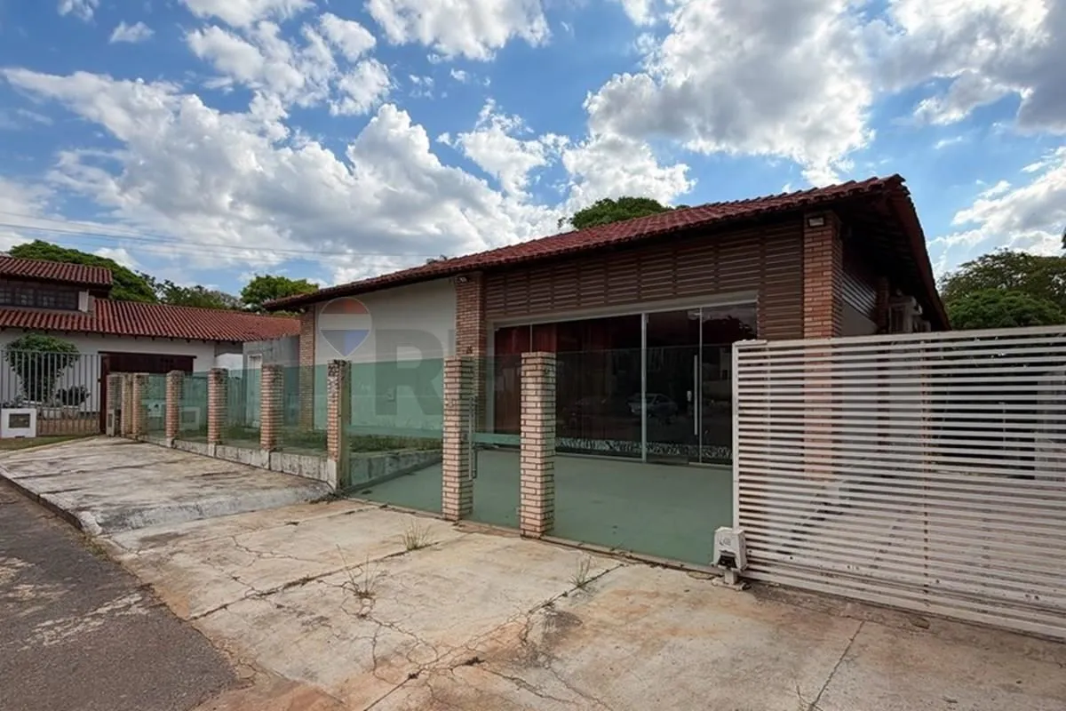 Discrição e segurança na rua mais reservada da quadra.O Conjunto 10 é uma rua se...