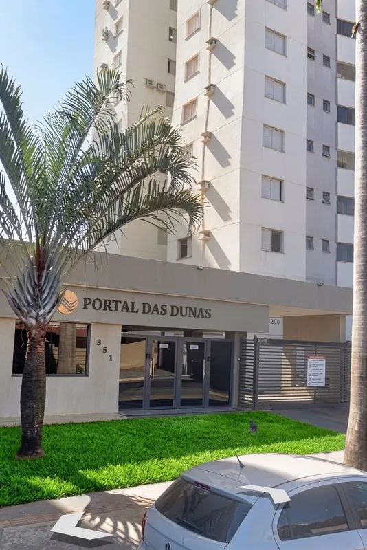 Excelente opção para venda no Negrão de Lima. Imóvel reformado, em andar alto, p...