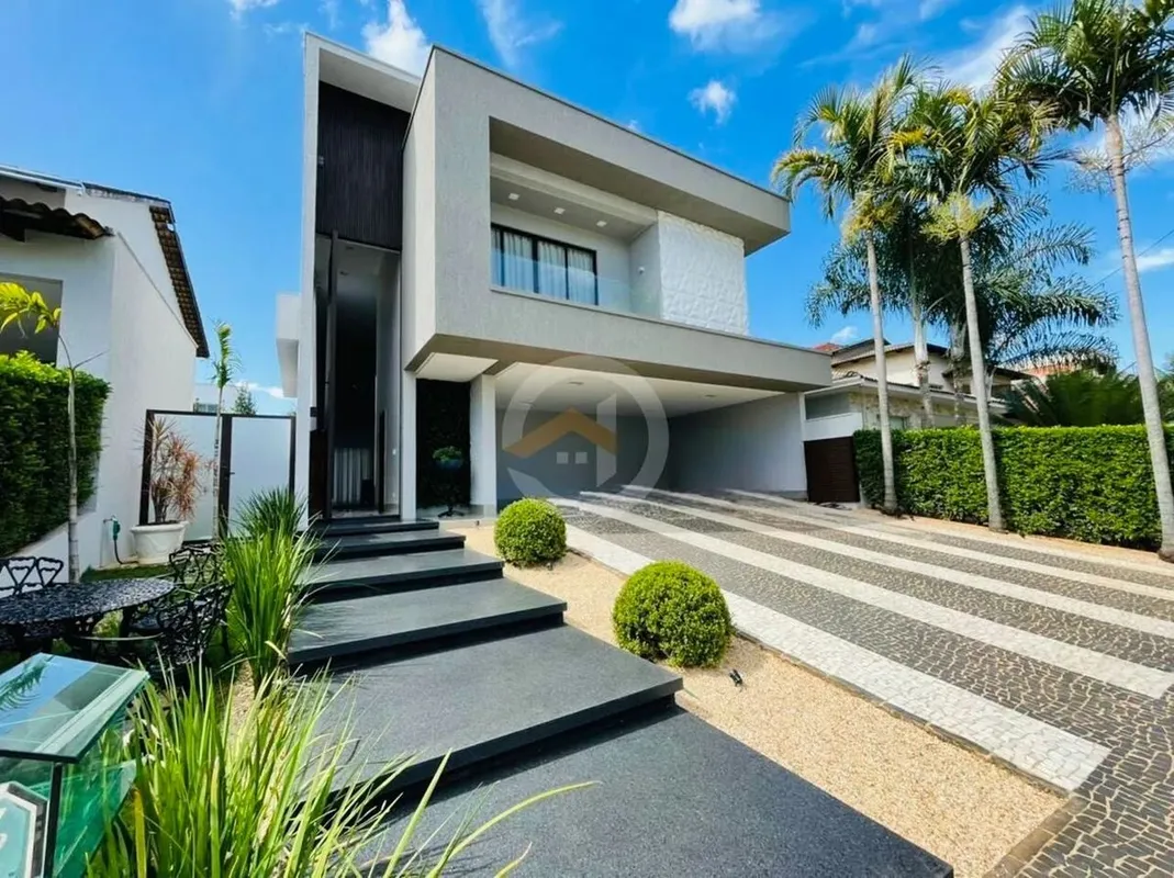 Sobrado a venda com excelente localização no Jardins Madri – Goiânia Sobrado dis...