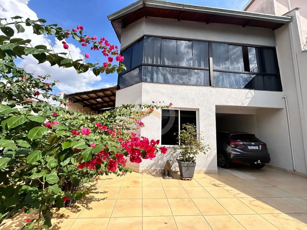 Casa a venda no Jardim Planalto de 4 quartos , sendo 3 suites proximo da avenida...