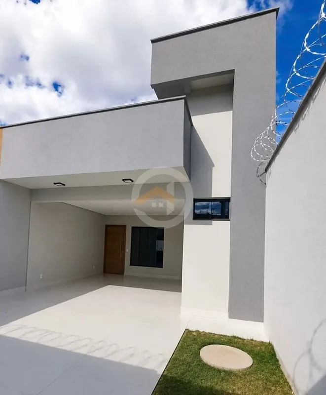 Casa de 3 suites plenas nova no Jardim Planalto perto da Avenida T 9 , localizaç...