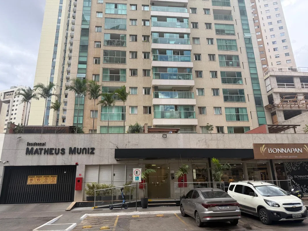 Apartamento reformado de 2 quartos com suíte, 1 vaga e depósito no Residencial M...