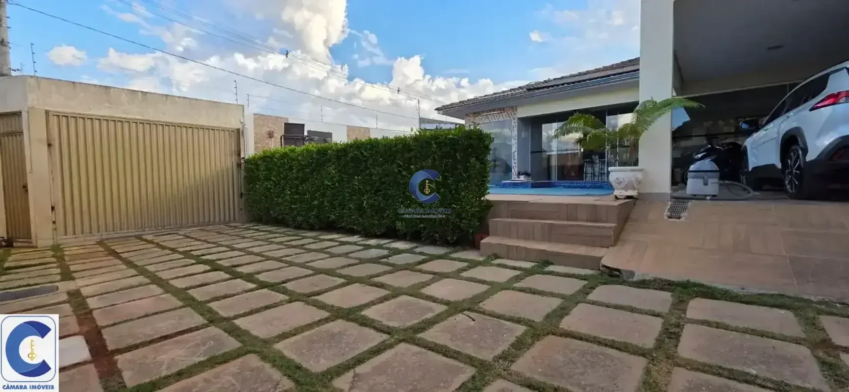 Explore uma residência excepcional na Chacará 114, na Colônia Agrícola Samambaia...
