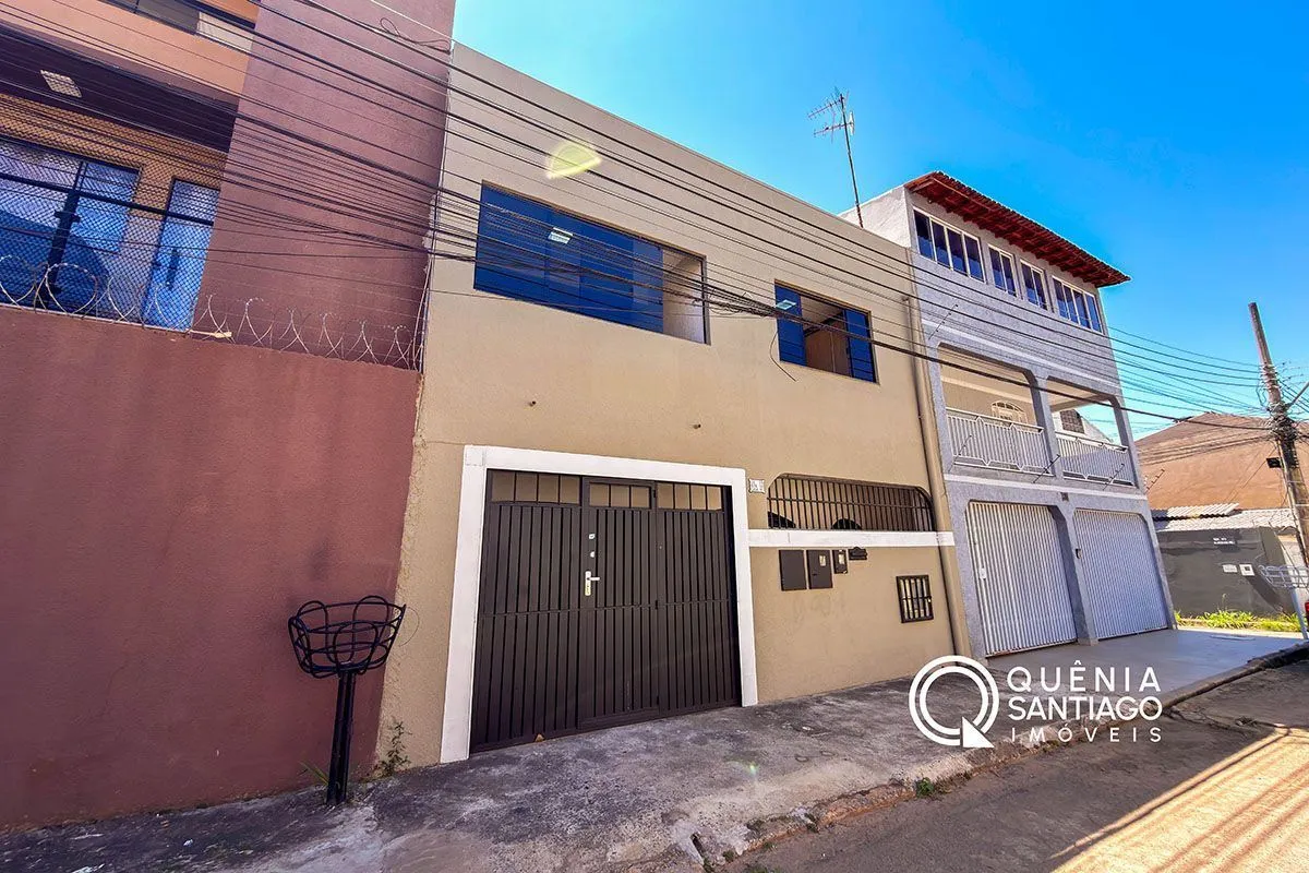 CASA 5 QUARTOS | 2 SUÍTES | 307,50 M² | 3 PAVIMENTOS | ÁGUAS CLARASCasa ampla e ...