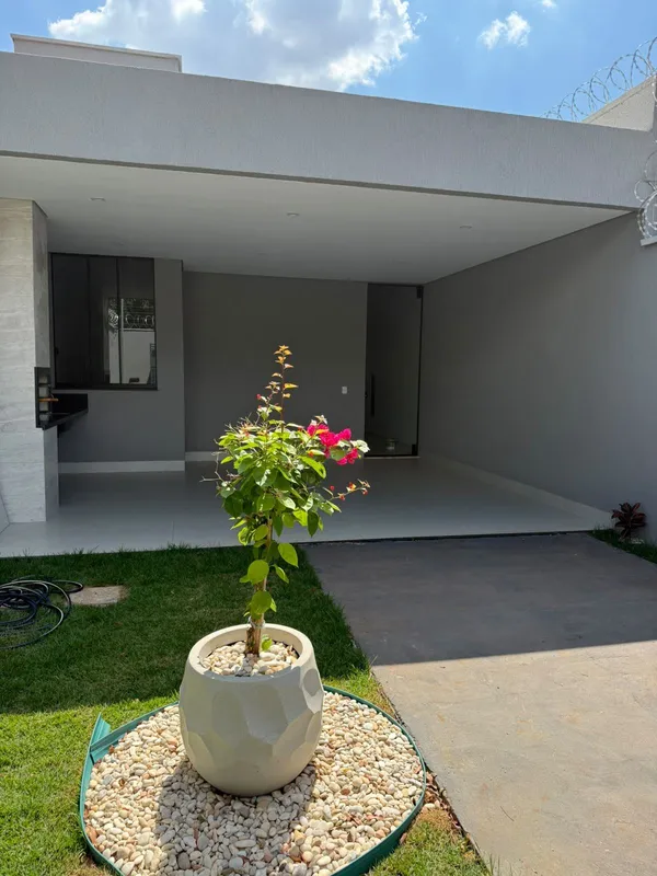 Casa 3 Quartos Sendo 1 Suíte, Banheiro Social, Sala Ampla Contendo Pé Direito Al...