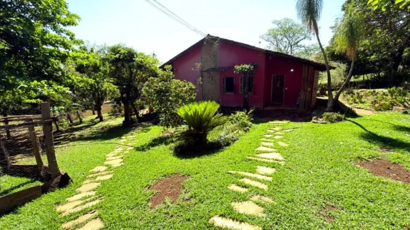 Chácara à venda com 3,5 alqueires em Nerópolis | Próximo à GO-466.Possui casa co...