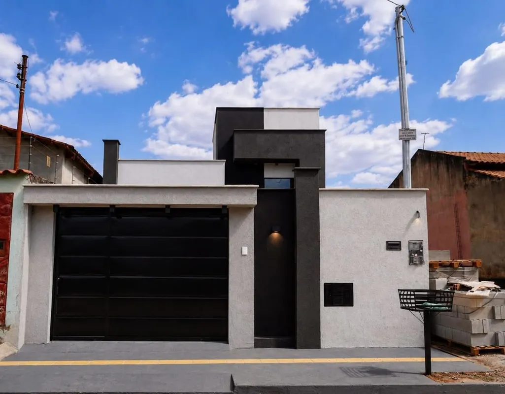 Imóvel moderno e bem planejado, com 103 m² de área construída em um terreno de 2...