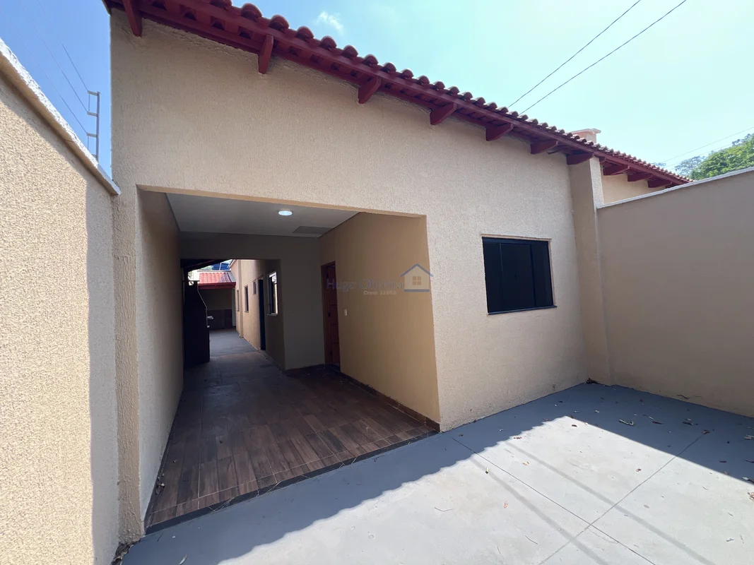 Descubra uma casa confortável e moderna na Rua ES 45, no Jardim Scala, em Trinda...