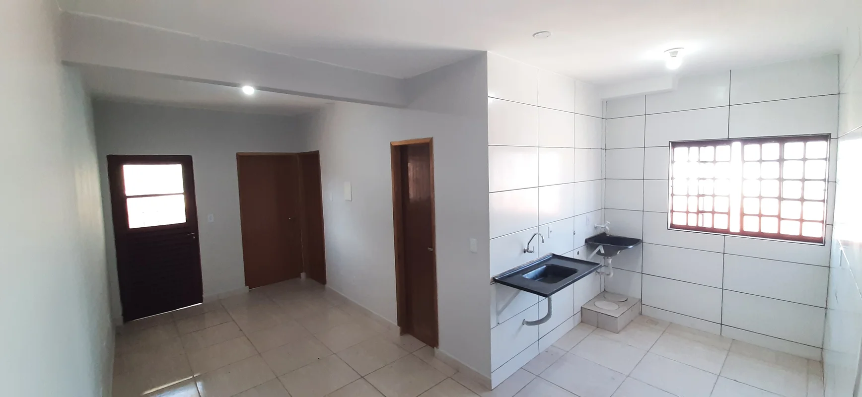 Apartamento padrão de 02 quartos, banheiro social, sala conj. com a cozinha e ár...