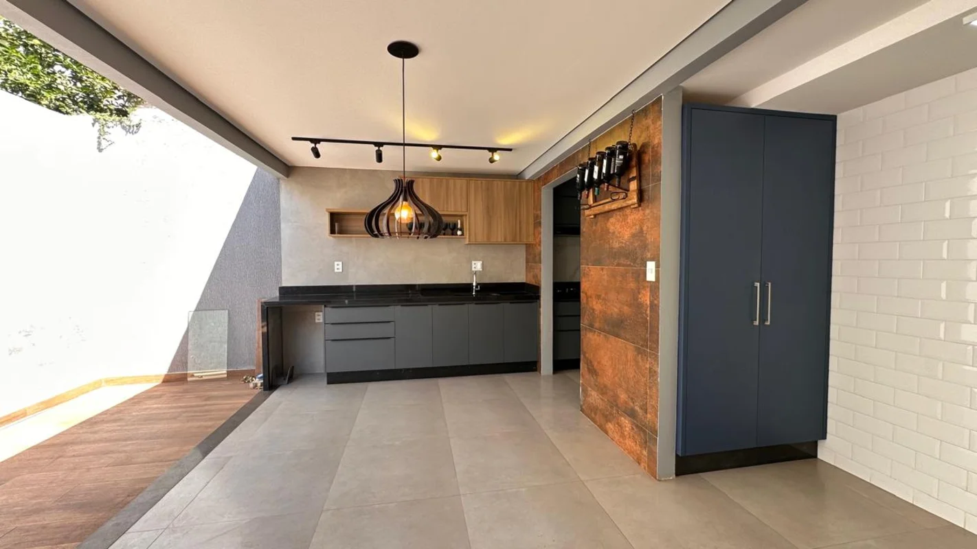 Julisce Alencar Assessoria Imobiliária vende excelente casa de 3 quartos no Jard...