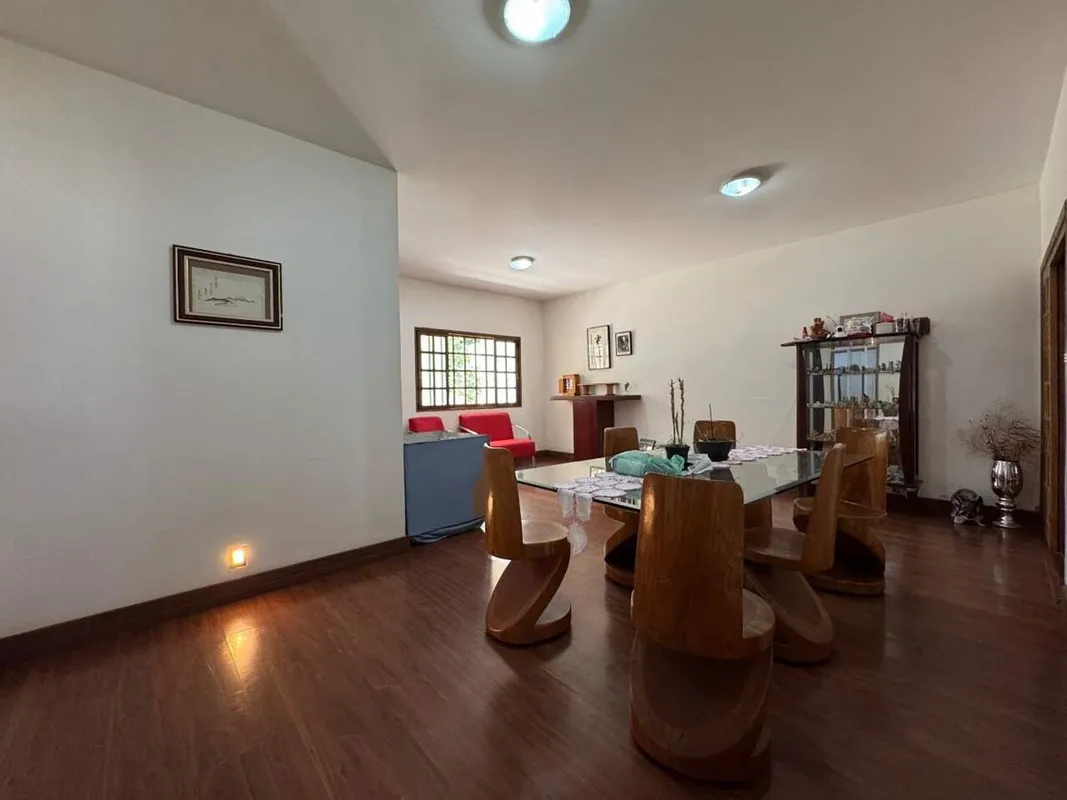 TORRES IMÓVEIS VENDE COM EXCLUSIVIDADEExcelente casa térrea, toda na laje, com 2...