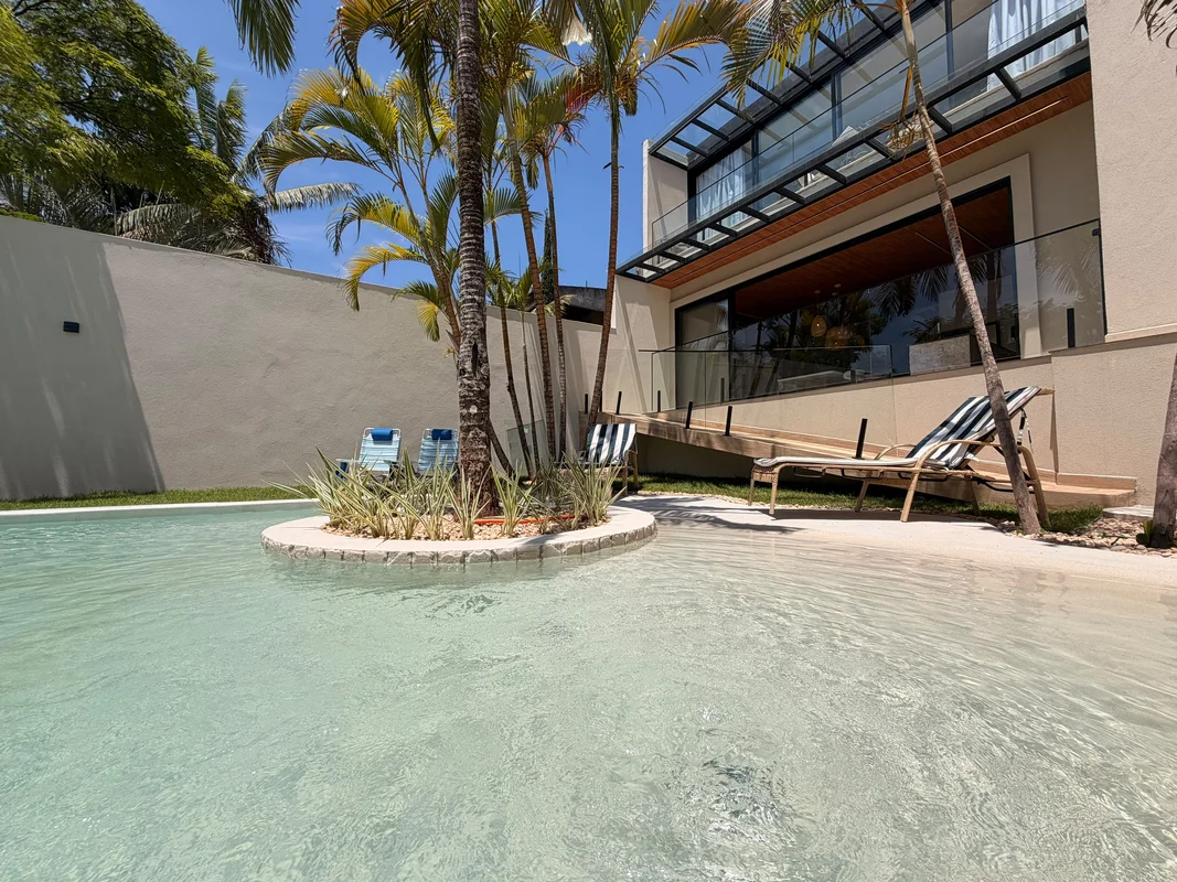 UMA CASA DE ALTO LUXO PARA QUEM VALORIZA EXCLUSIVIDADEImagine viver em uma resid...