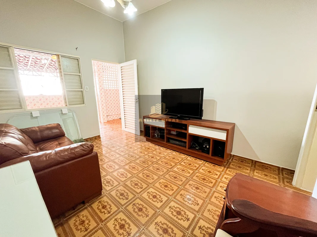 CRUZEIRO VELHO - SRES 2 - CASA TÉRREA - 3 QUARTOS - DCE - 4 VAGAS DE GARAGEM - P...