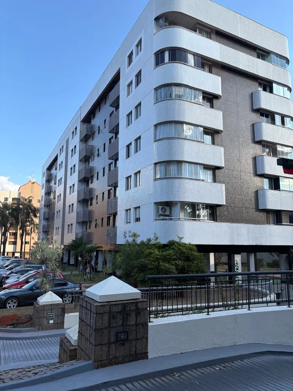 EXCELENTE APARTAMENTO À VENDA NO SUDOESTE.Ótimo apartamento meio de quadra, 85m²...