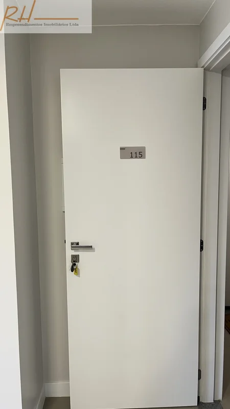 Localizado na CRNW 510, Bloco A, Lote 01, no Noroeste, este apartamento reúne co...