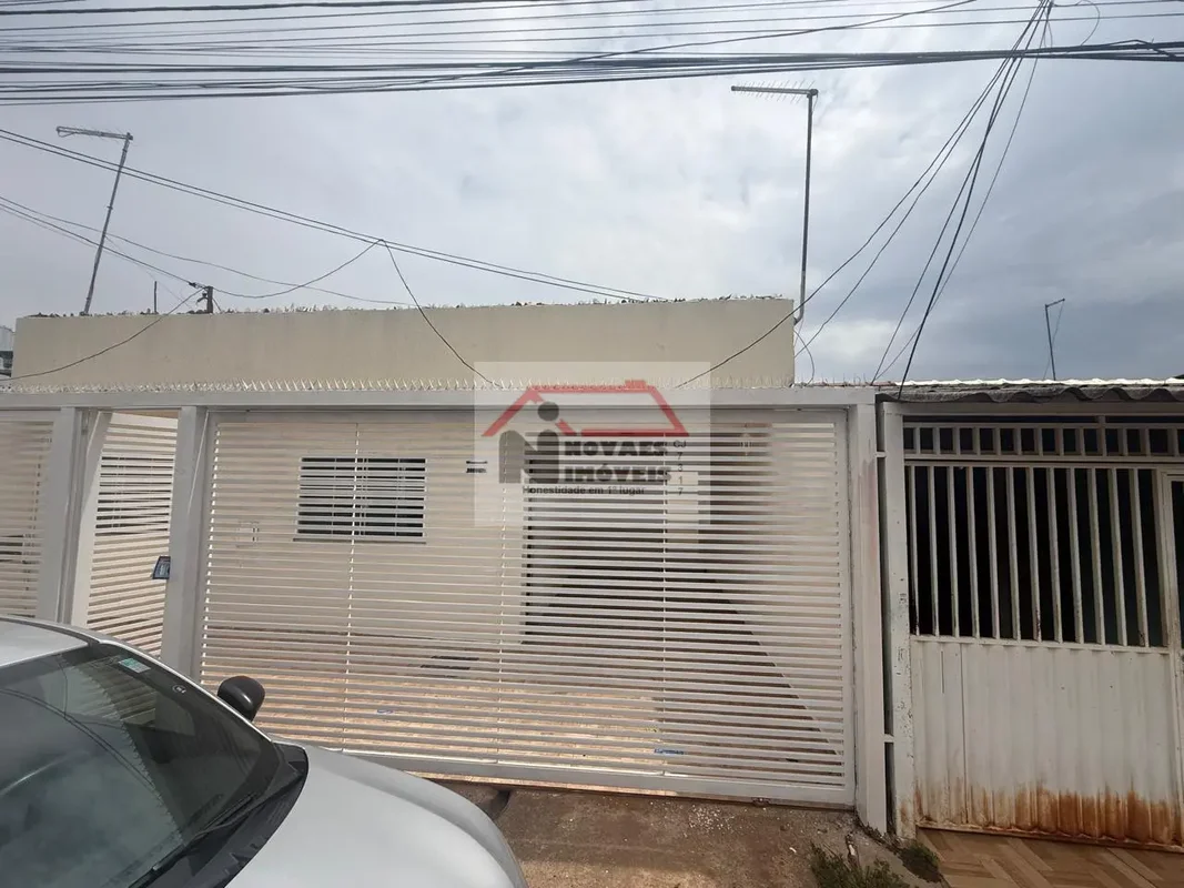 Casa de LAJE, na QNP 32, composta de:03 QUARTOS (sendo 01 deles SUITE c/ box), S...