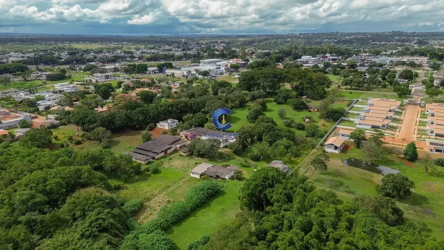 Oportunidade!!! Terreno com 20.000 m², pode ser dividido em frações. Vantagem de...