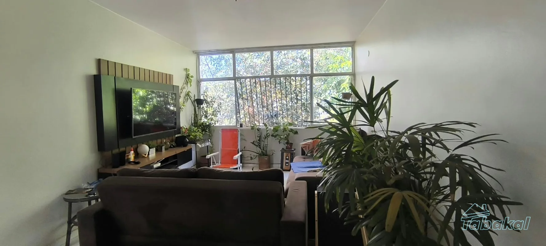 Apartamento no 3º andar, vazado e nascente! Apartamento com 03 quartos com armár...