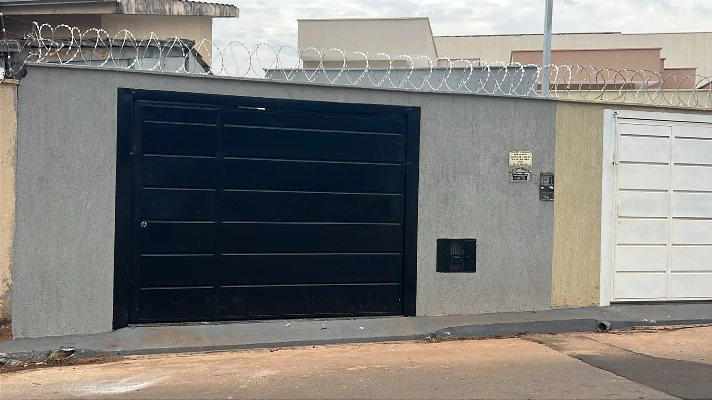 CASA NOVA À VENDA – EXCELENTE LOCALIZAÇÃO? Casa moderna, com excelente acabament...
