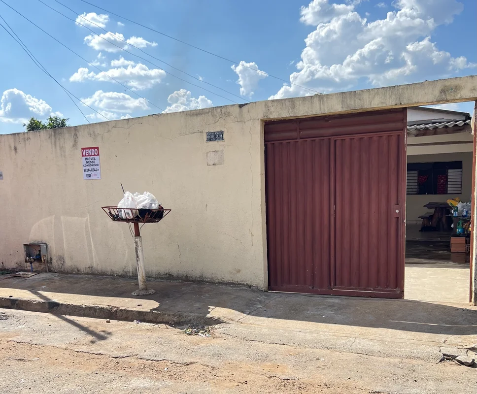casa à venda na Rua Urias Alvarenga Neves, no Setor Vida Nova, Trindade-GO. Com ...