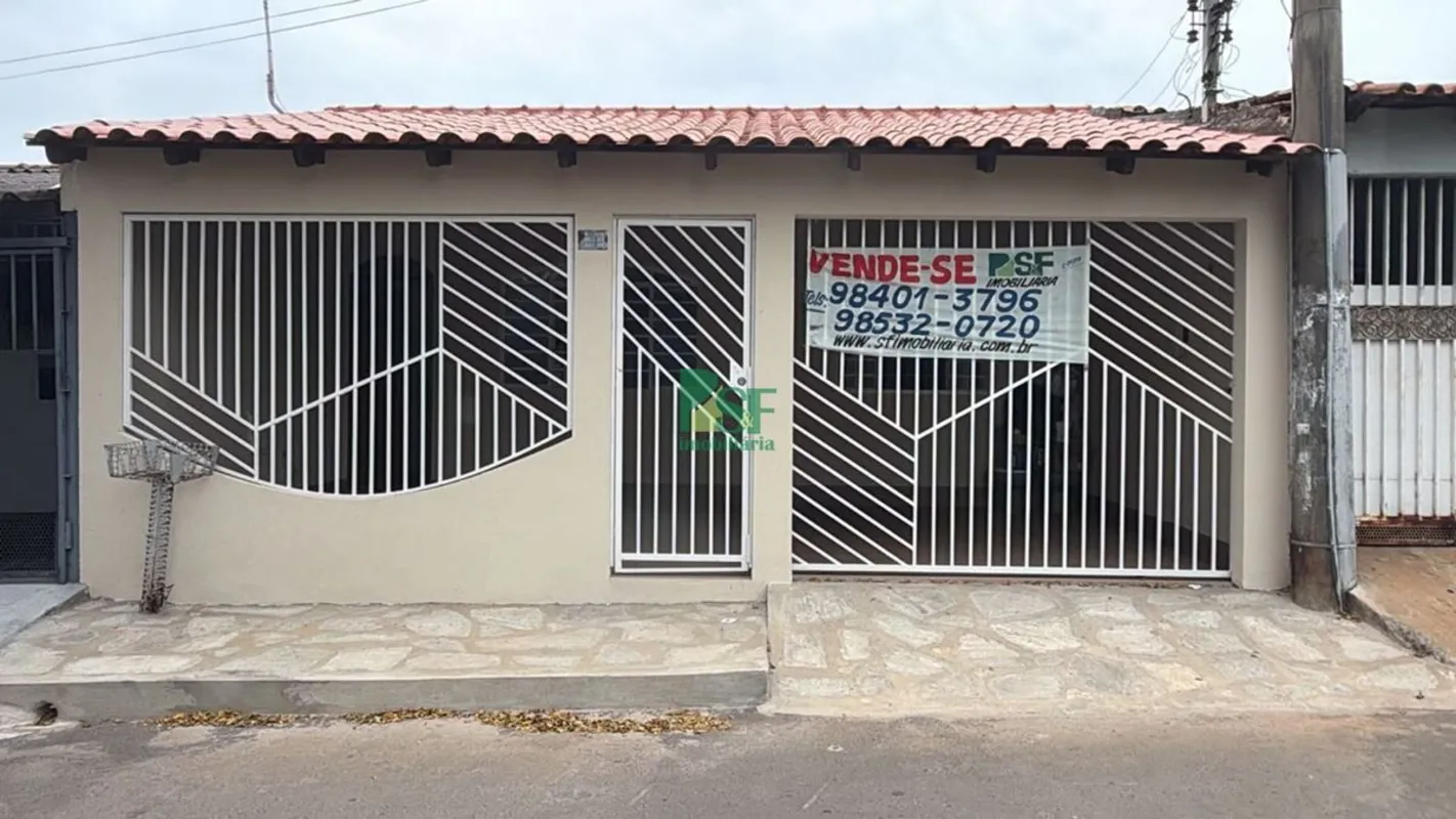 CASA COMPOSTA DE GARAGEM,SALA,CORREDOR, 03 QUARTOS SENDO 01 SUÍTE,COZINHA COM AR...