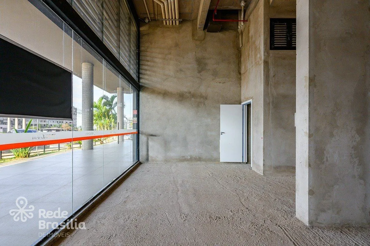 Loja com mezanino e vaga para moto, para locação no Mandarim by Villas Boas - No...