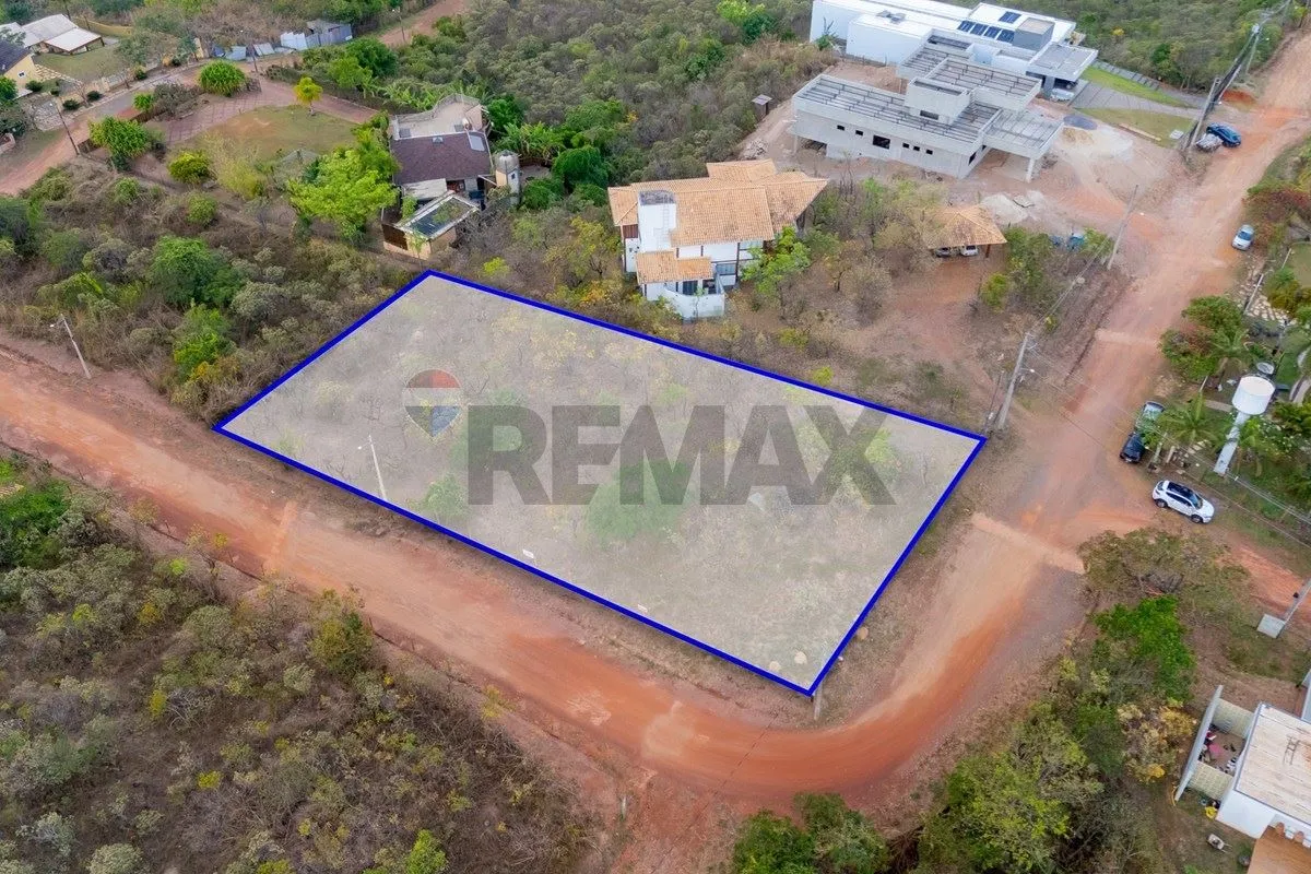Terreno com 1.800 m2 à venda no Condomínio Solar da Serra, no Jardim Botânico, e...