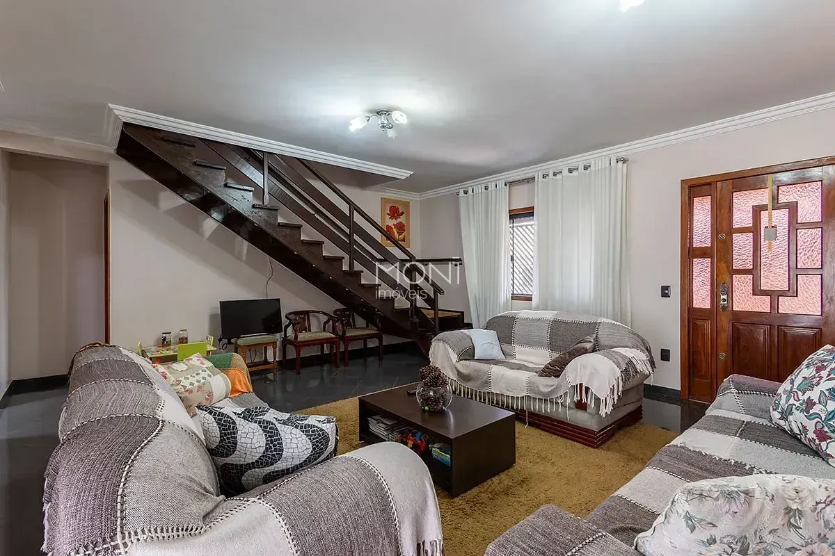 Com espaços amplos, bem distribuídos essa casa é uma excelente opção para você v...
