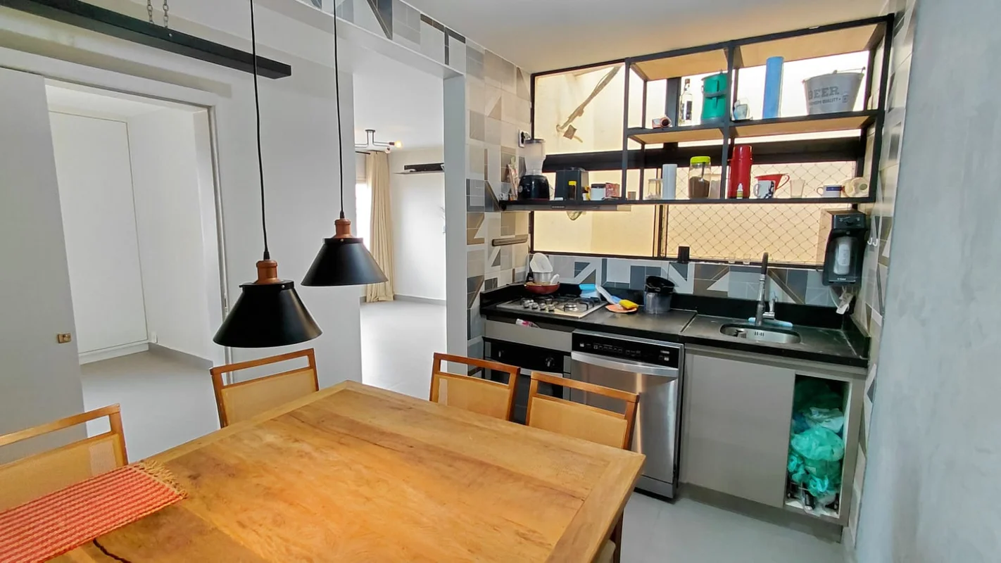 QI 22 HIPER REFORMADO COM SUÍTE E AR-CONDICIONADOF&M Imobiliária vende com exclu...