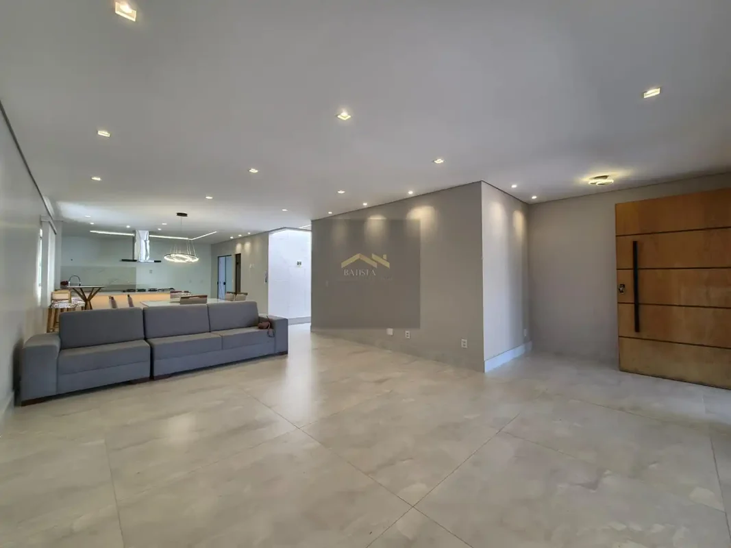 Batista Soluções Imobiliárias vende:Excelente casa localizada na Vicente Pires t...