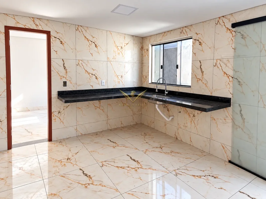 Casa reformada com 3 quartos na QR 502, Samambaia Sul | R$ 370.000 Aceita Financ...