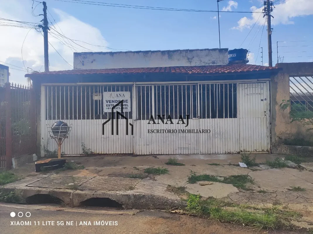 ANA IMÓVEIS ANUNCIA:CASA NA LAJE, BEM DIVIDIDA E COM ESPAÇO IDEAL PARA VOCÊ E SU...