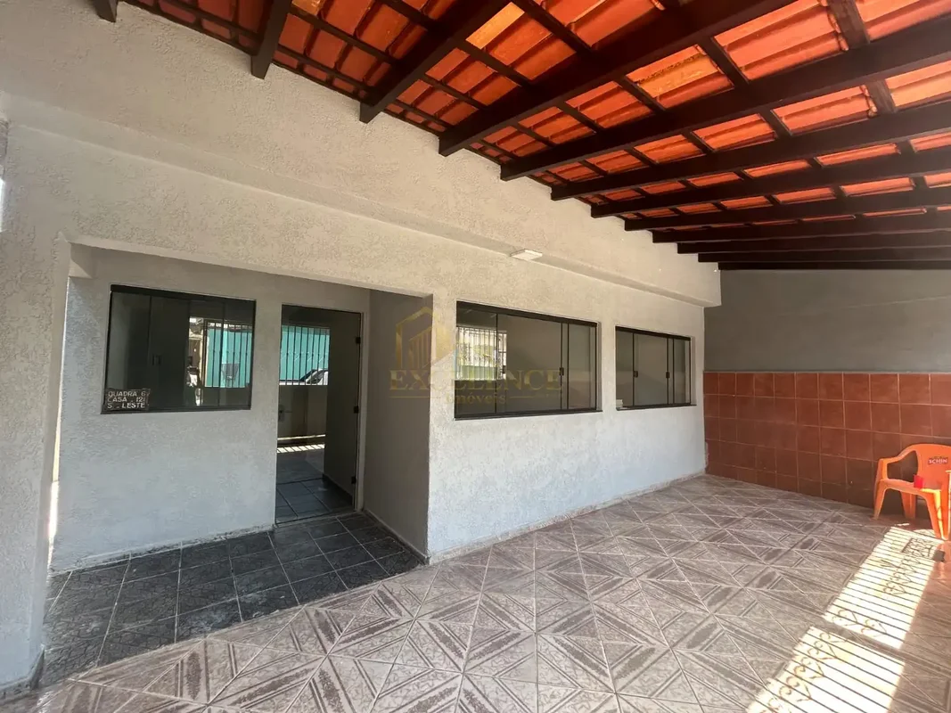 Casa térrea na LAJE + casa de 1 quarto nos fundos;3 quartos;Sala;Banheiro social...
