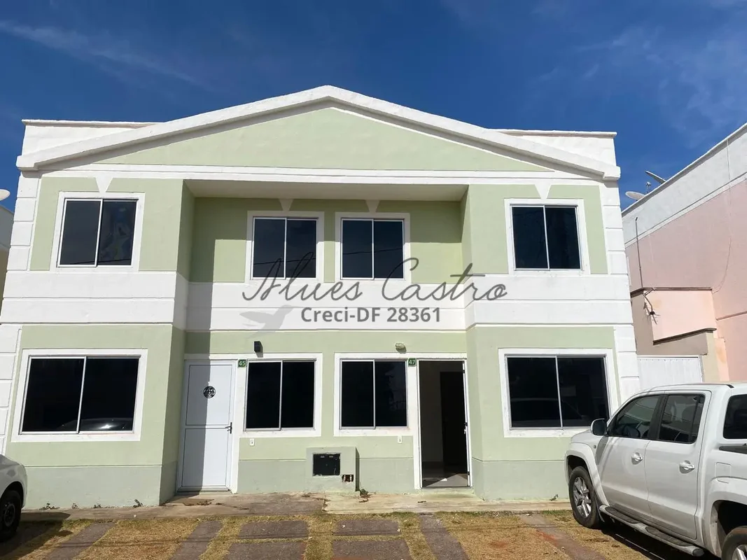 Vendo casa na QC 06 do Jardins mangueiral contendo;03 quartos sendo um suíte;03 ...