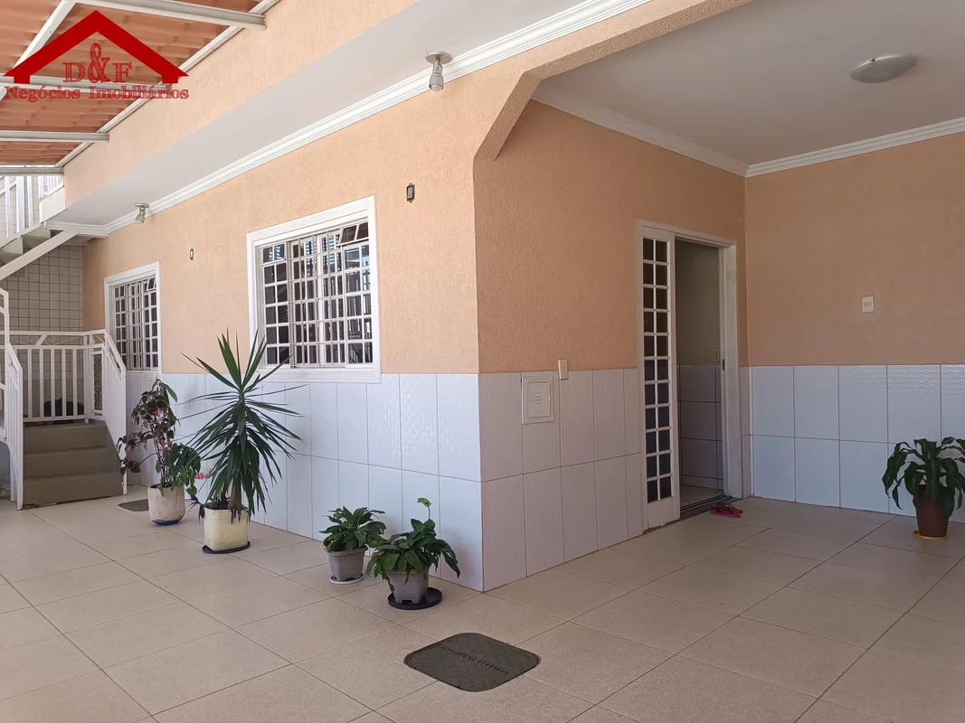 ALUGA-SE CASA TÉRREA COM 2Q POR R$1.800,00 (HUM MIL E OITOCENTOS REAIS)Aluga-se ...