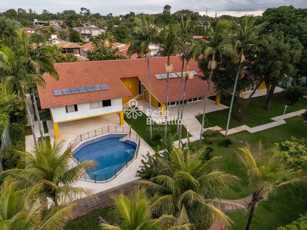 Um MARCO da arquitetura moderna de Brasília, agora disponível para locação.Local...