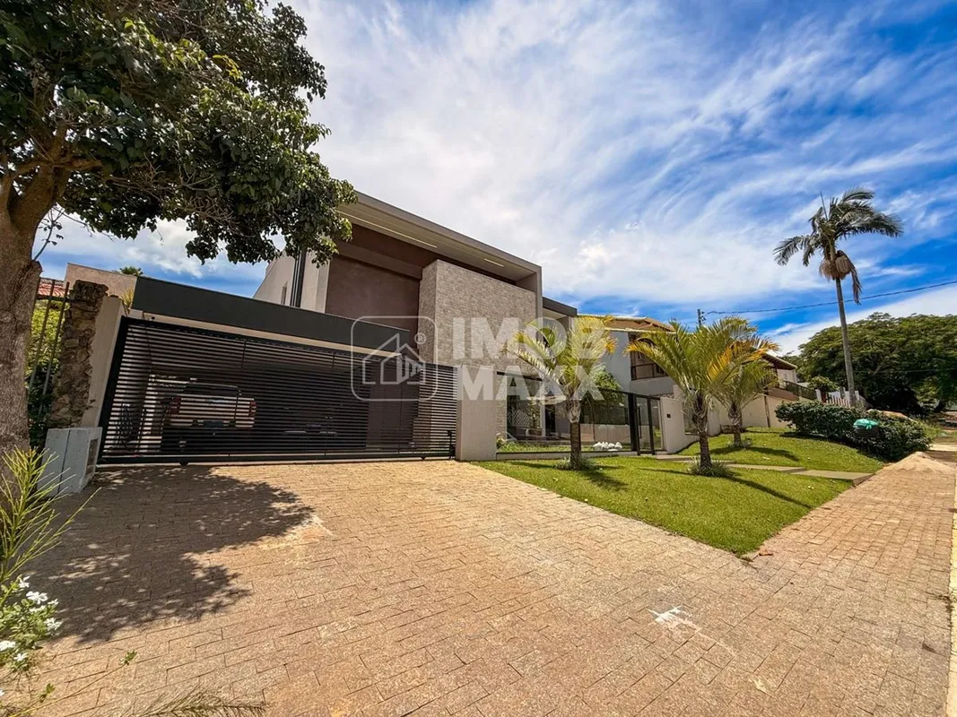 Casa excepcional no Lago Norte: arquitetura moderna, lazer completo.Saia do Apar...