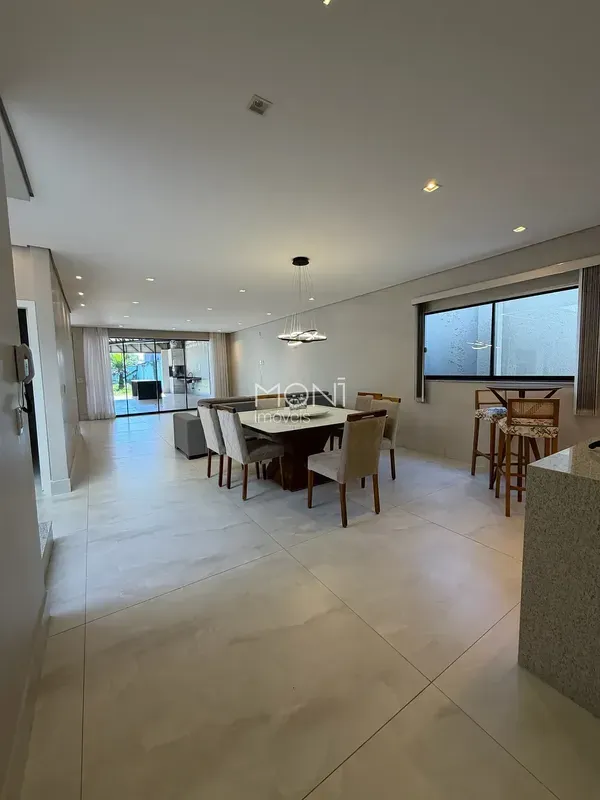 Casa com 809 m², 3 quartos, 2 suítes e garagem para 8 carros Vicente Pires Trech...