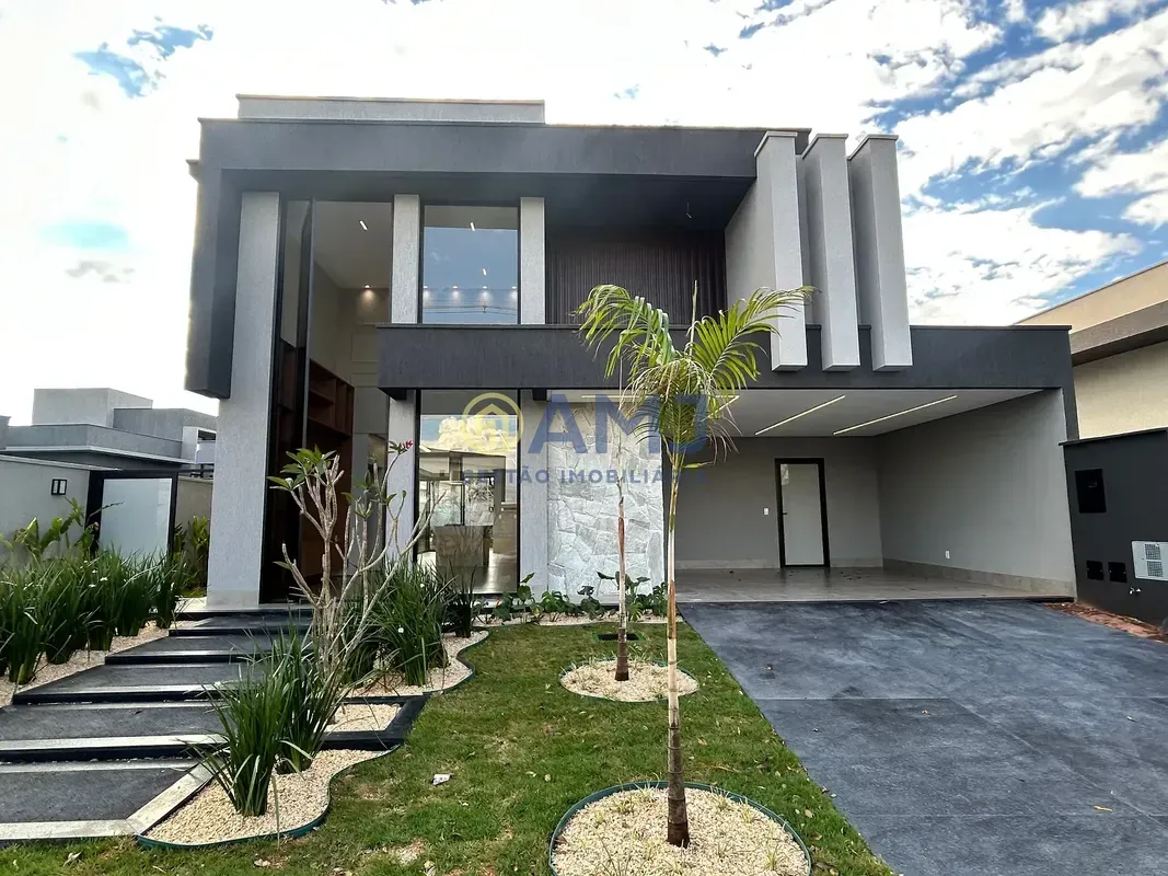 Casa de alto padrão no Parqville PinheirosConstruída em um terreno de 329,30 m²,...